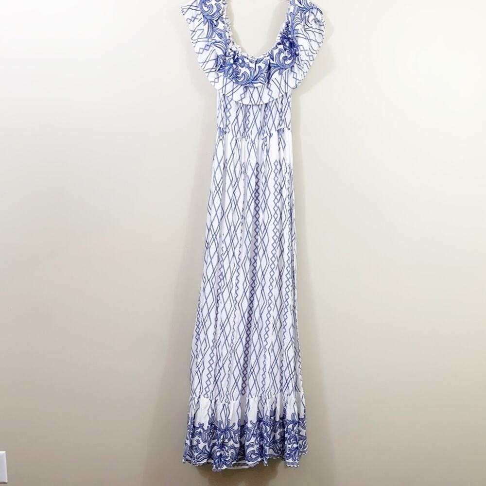 Dress Day Off the Shoulders Ruffle White/Blue Pattern Maxi Dress